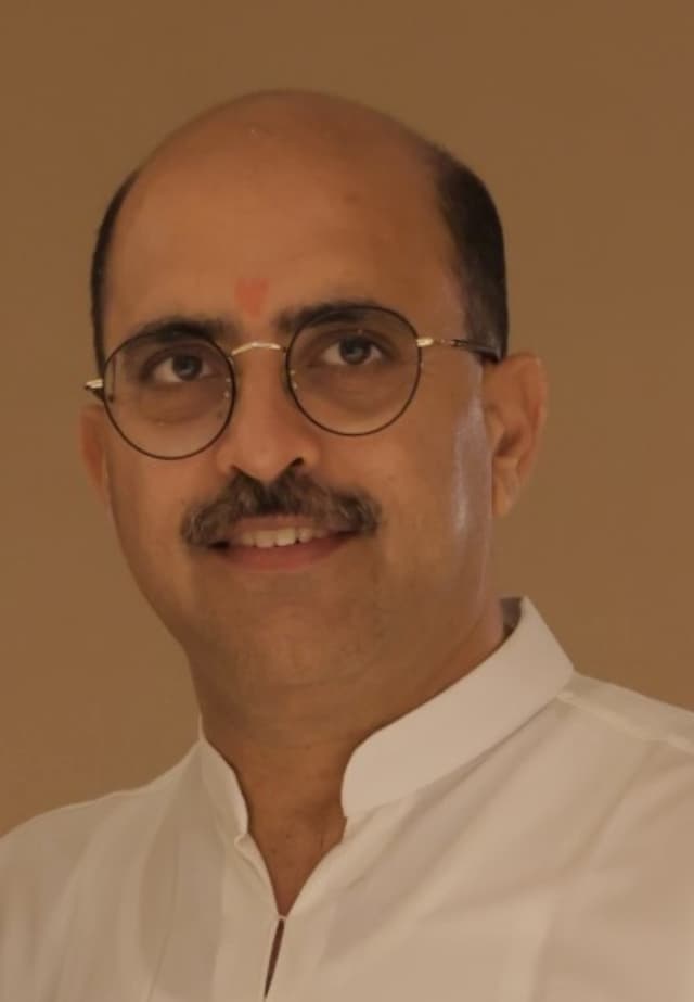 Portrait of Manoj Kewalramani